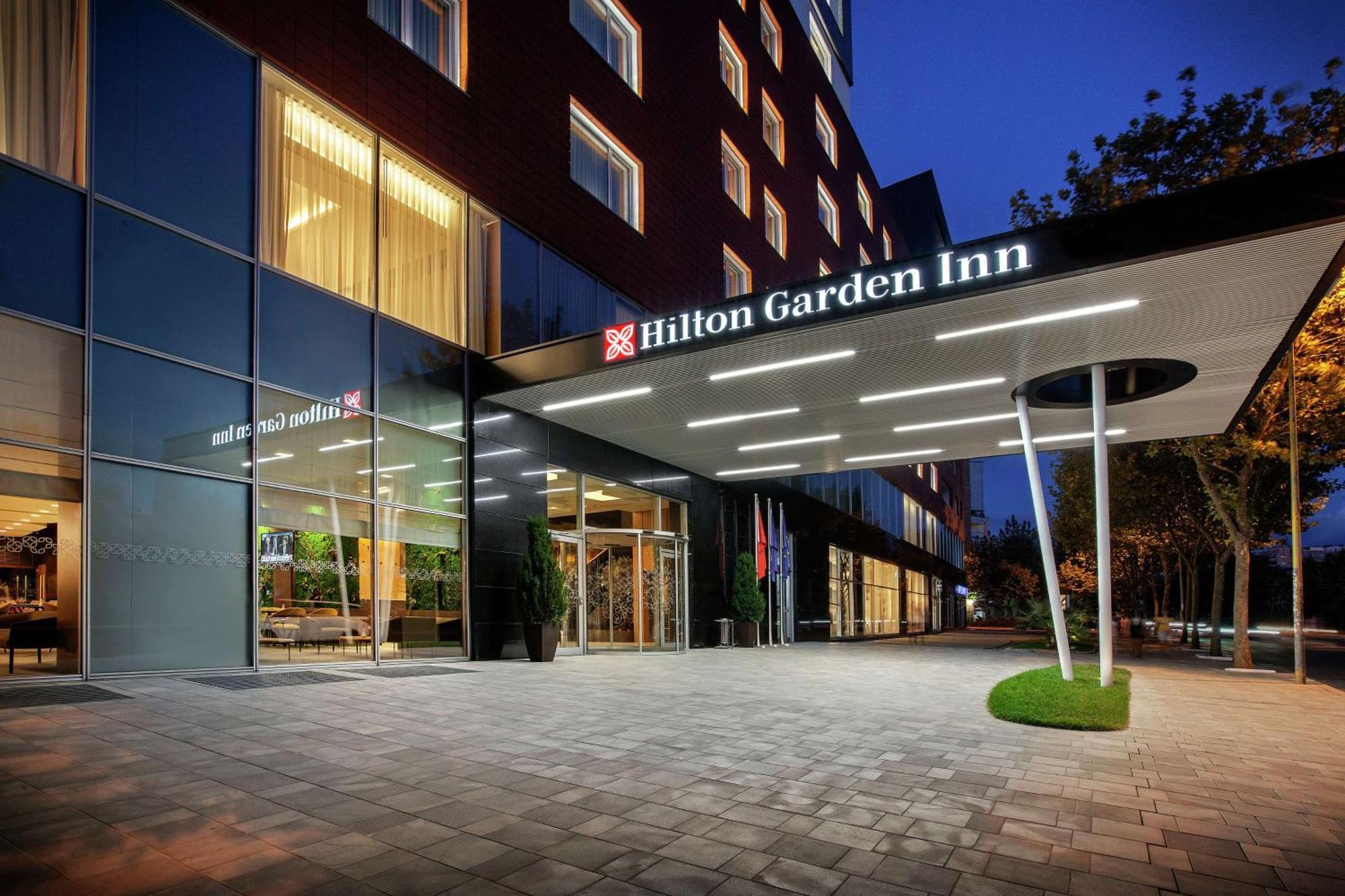 Hilton Garden Inn Tiranë Eksteriør bilde